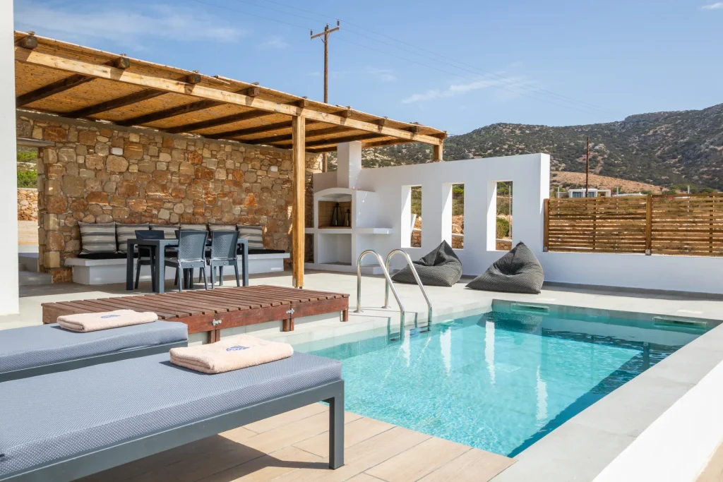 Swimming pool Isanema Villas